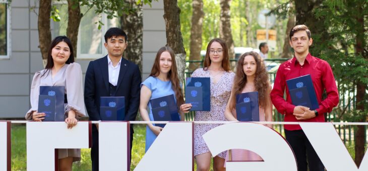 УДАЧИ ВАМ, ВЫПУСКНИКИ!