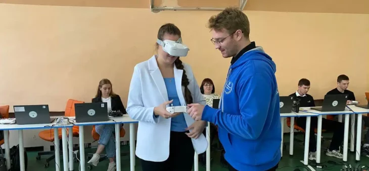 В СПОРТИВНОМ ЗАЛЕ ГЛАВНОГО КОРПУСА УНИВЕРСИТЕТА СОСТОЯЛСЯ МАСТЕР-КЛАСС, ПРОВОДИМЫЙ ПЕДАГОГАМИ «IT-КУБА»
