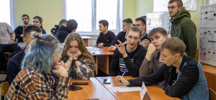РАСШИРИЛИ КРУГОЗОР ЗНАНИЯМИ О КОНСТИТУЦИИ РФ