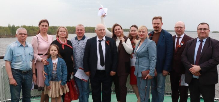 НАУЧНЫЙ ТЕПЛОХОД ЗАВЕРШИЛ ПУТЕШЕСТВИЕ  Более 100 научных докладов! Около 300 участников! 24 образовательных организации…