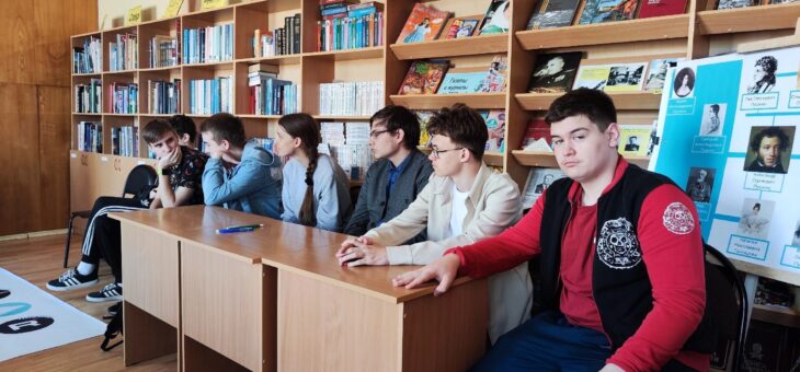 ТРИ ДЕВИЦЫ ПОД ОКНОМ… ЛАЙКИ СТАВЯТ В VK.com