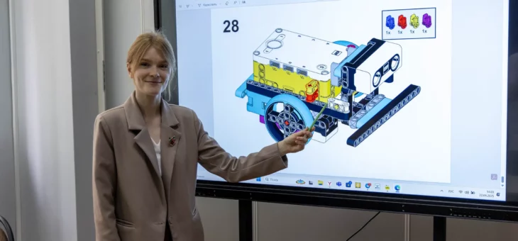 ЗА ПАРТАМИ – СТУДЕНТЫ, А В РОЛИ ПРЕПОДАВАТЕЛЕЙ – ОБУЧАЮЩИЕСЯ IT-КУБА!