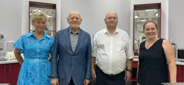 АКАДЕМИК РАН В.М. БАУТИН ПОСЕТИЛ ИНСТИТУТ ПИЩЕВЫХ ТЕХНОЛОГИЙ И ДИЗАЙНА